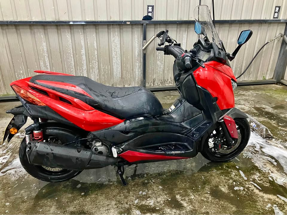 Yamaha Xmax 300 圖片