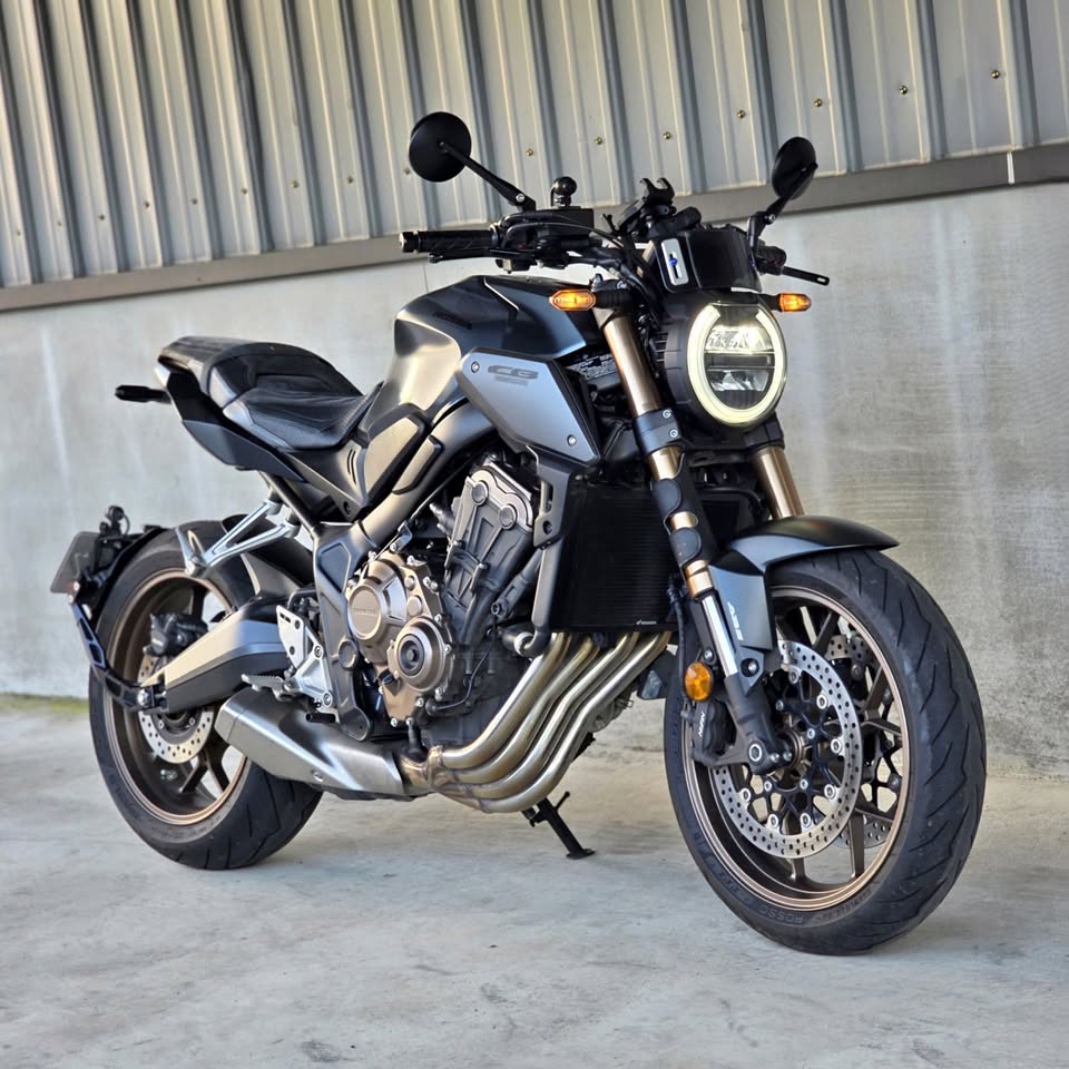 2022 台本總代理 HONDA cb650r 灰｜僅跑 12,260 km｜四缸中量街車   ｜精品升級｜履約保固 圖片